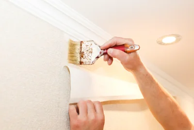 Pose de papier peint à Montbenoît — revêtements muraux et toiles de verre